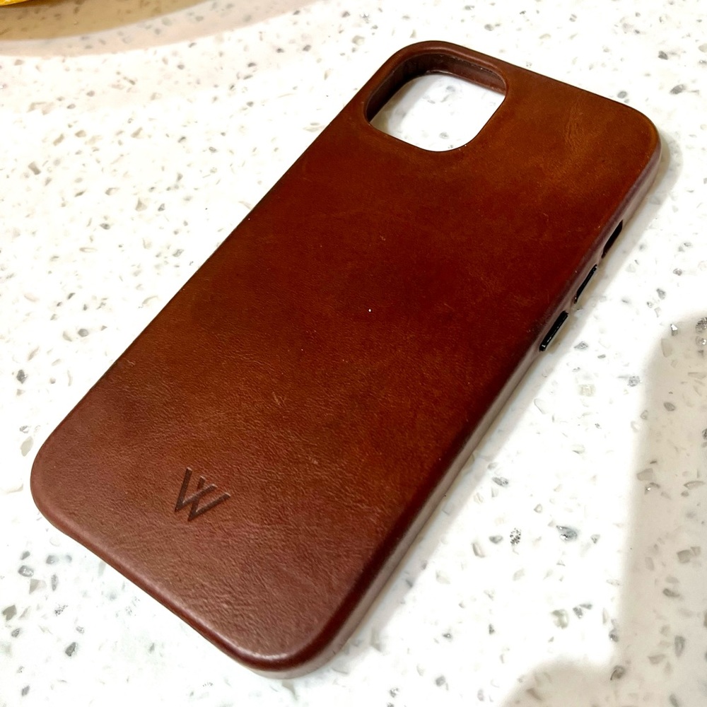Wilken brown leather protective case for iPhone 13